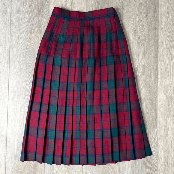EDINBURGH TARTAN SKIRT / Classic ladies Vintage Pleated Tartan Skirt made in Sco - Picture 1 of 6
